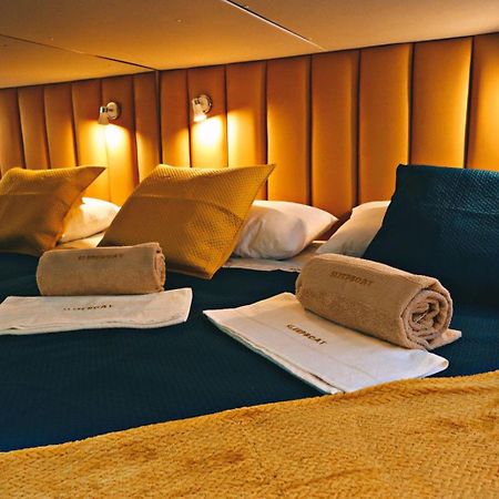 Hotel Sleepboat Luxlife Yatch à OOporto Extérieur photo