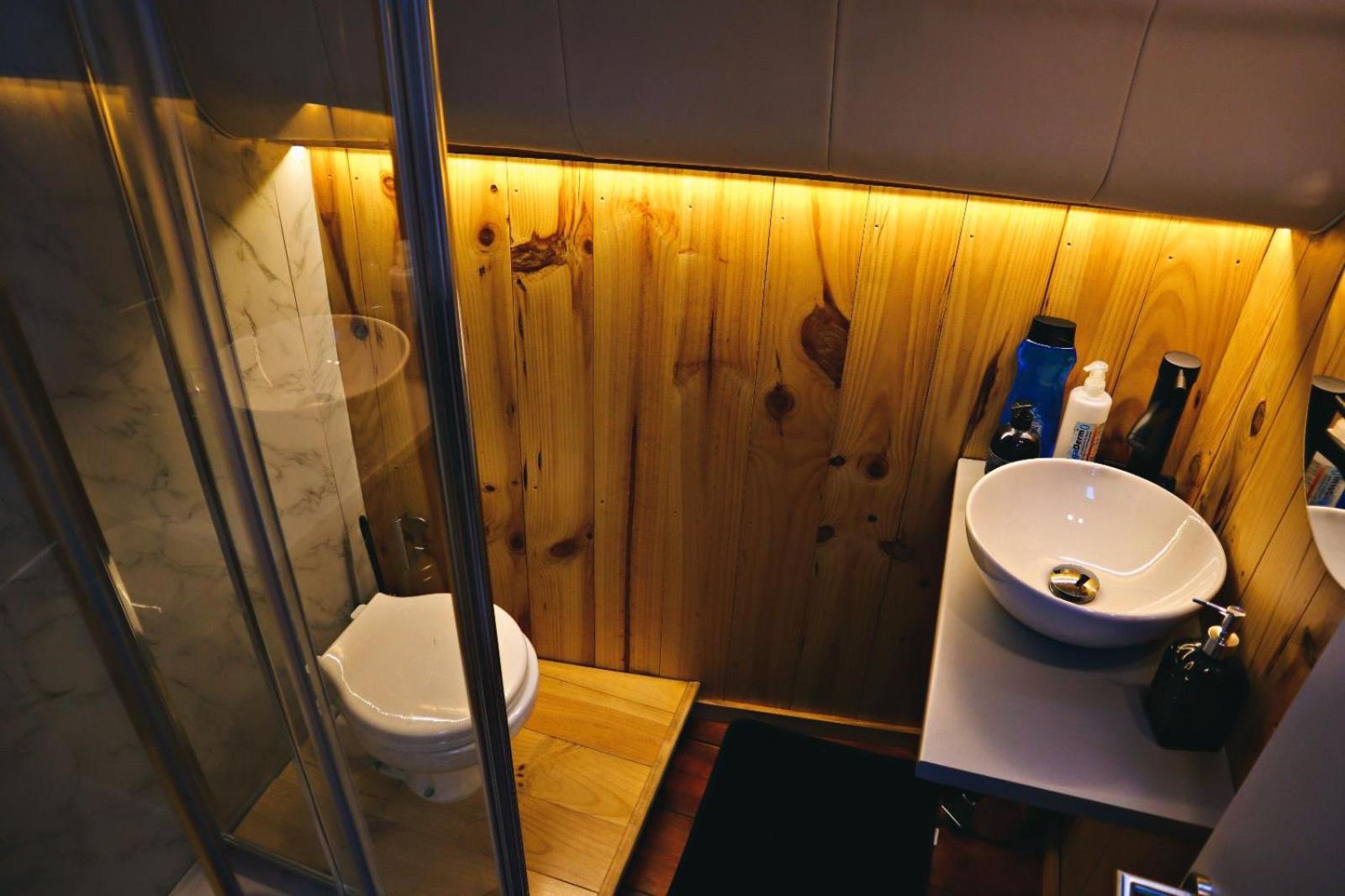 Hotel Sleepboat Luxlife Yatch à OOporto Extérieur photo