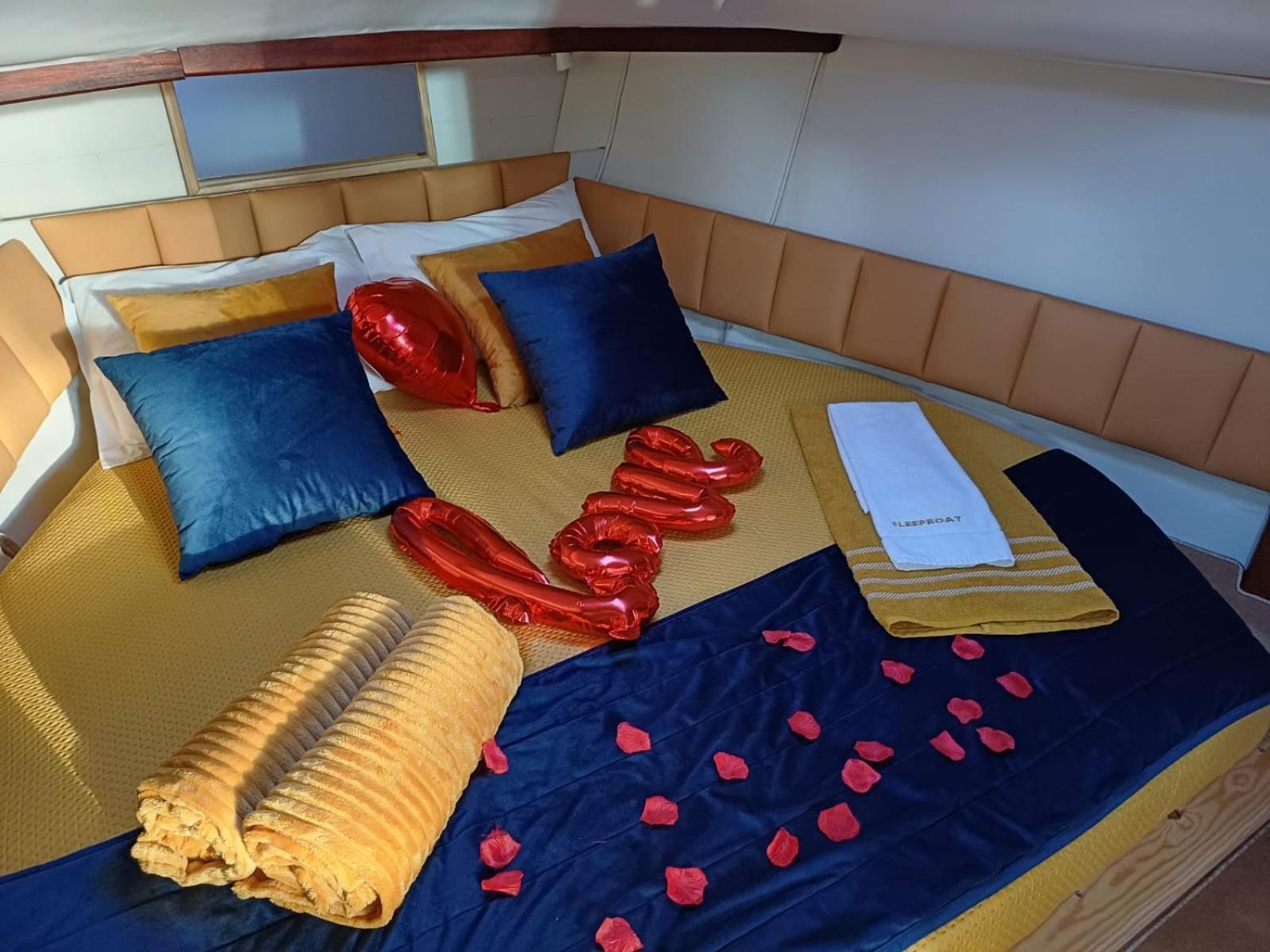 Hotel Sleepboat Luxlife Yatch à OOporto Extérieur photo