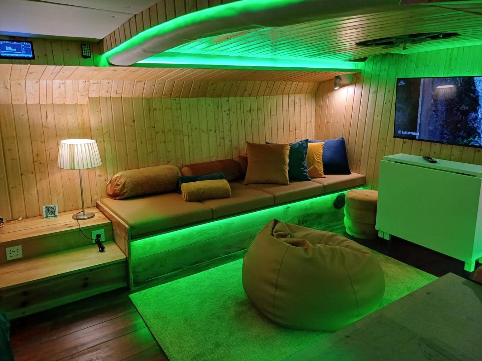 Hotel Sleepboat Luxlife Yatch à OOporto Extérieur photo